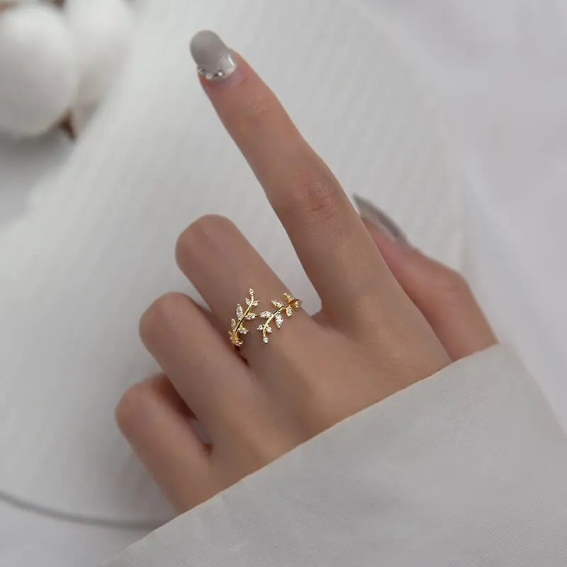 Elegant Leaf Ring